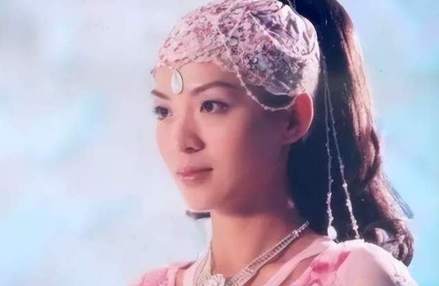 陈炜|亚洲小姐冠军,因长相似梅艳芳爆红,48岁官宣二婚,出嫁医生男友