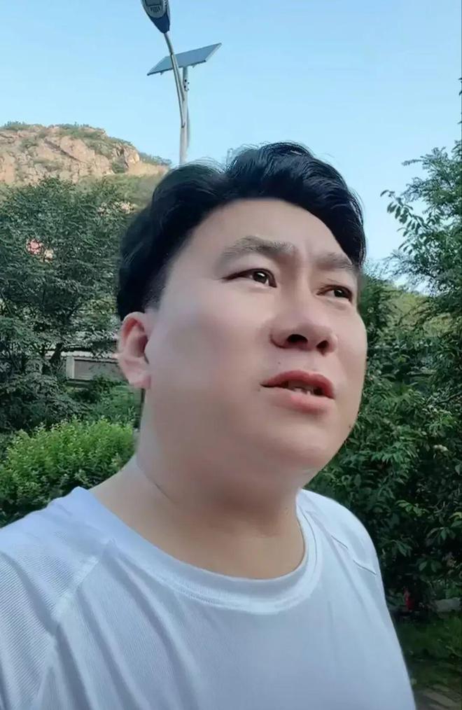 本山传媒|皮长山自曝:后悔加入本山传媒,每月8000工资,孩子奶粉钱都不够