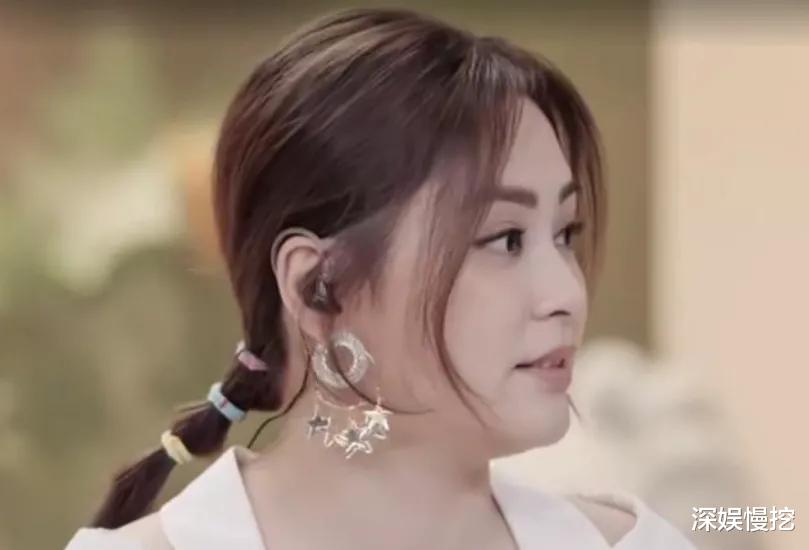 阿娇|继“肉装妲己”后，阿娇再次迎来“肉装青蛇”，不要体面了吗？