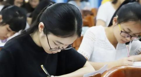 教师|多地教师招聘遇冷,教师编制却全面达标?师范生要留多手准备了