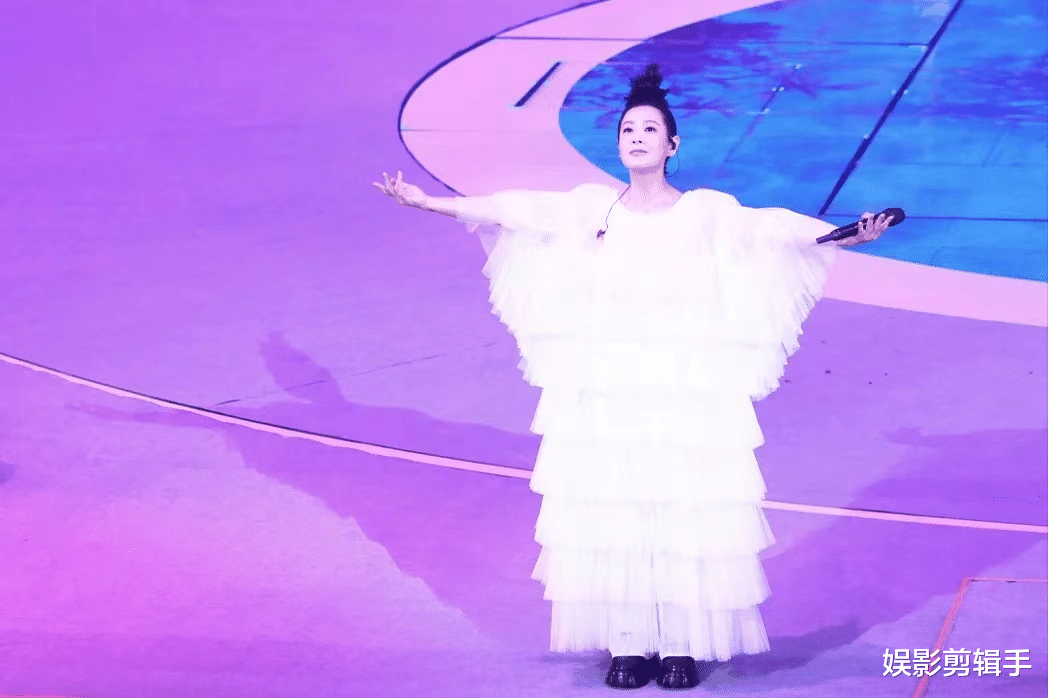 黄夏蕙|封麦3年！费玉清现身刘若英演唱会，她献出人生第一次四面台