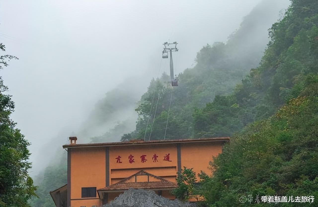 |渝东北自驾游：从亢谷出发一路雨雾蒙蒙像仙境，夜宿开州汉丰湖畔