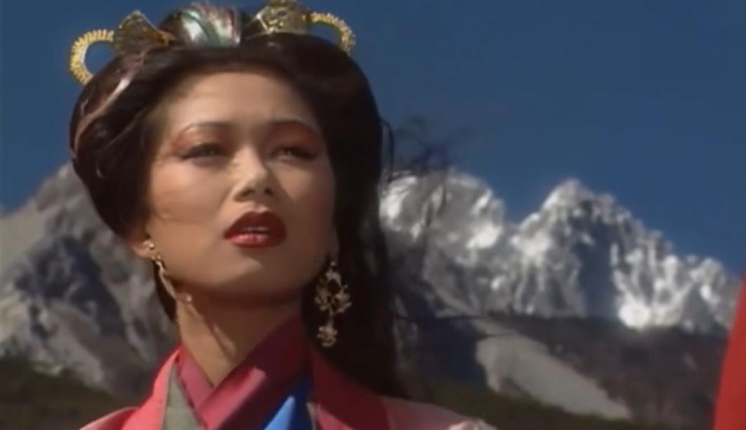 TVB|谁能够想到，戏内风情万种的“万妖女王”，戏外却是伟大的母亲？