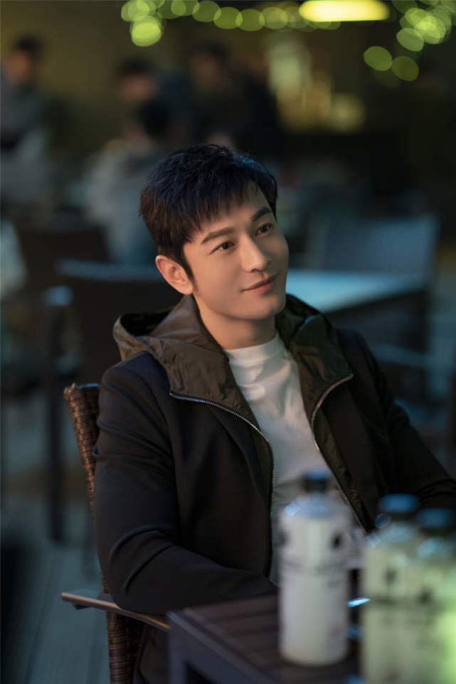 黄晓明|愿意为角色“豁出去”,黄晓明:44岁回头看,过去多傻