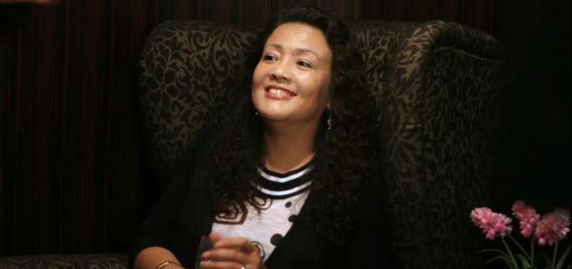 张兰|张兰回应汪小菲发文退战，直播间怒骂儿子“怂包蛋”