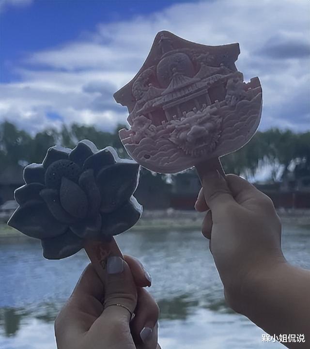 预告片|曹云金前妻当单亲妈妈潮范十足,遛娃打扮精致,胸前红色纹身抢镜