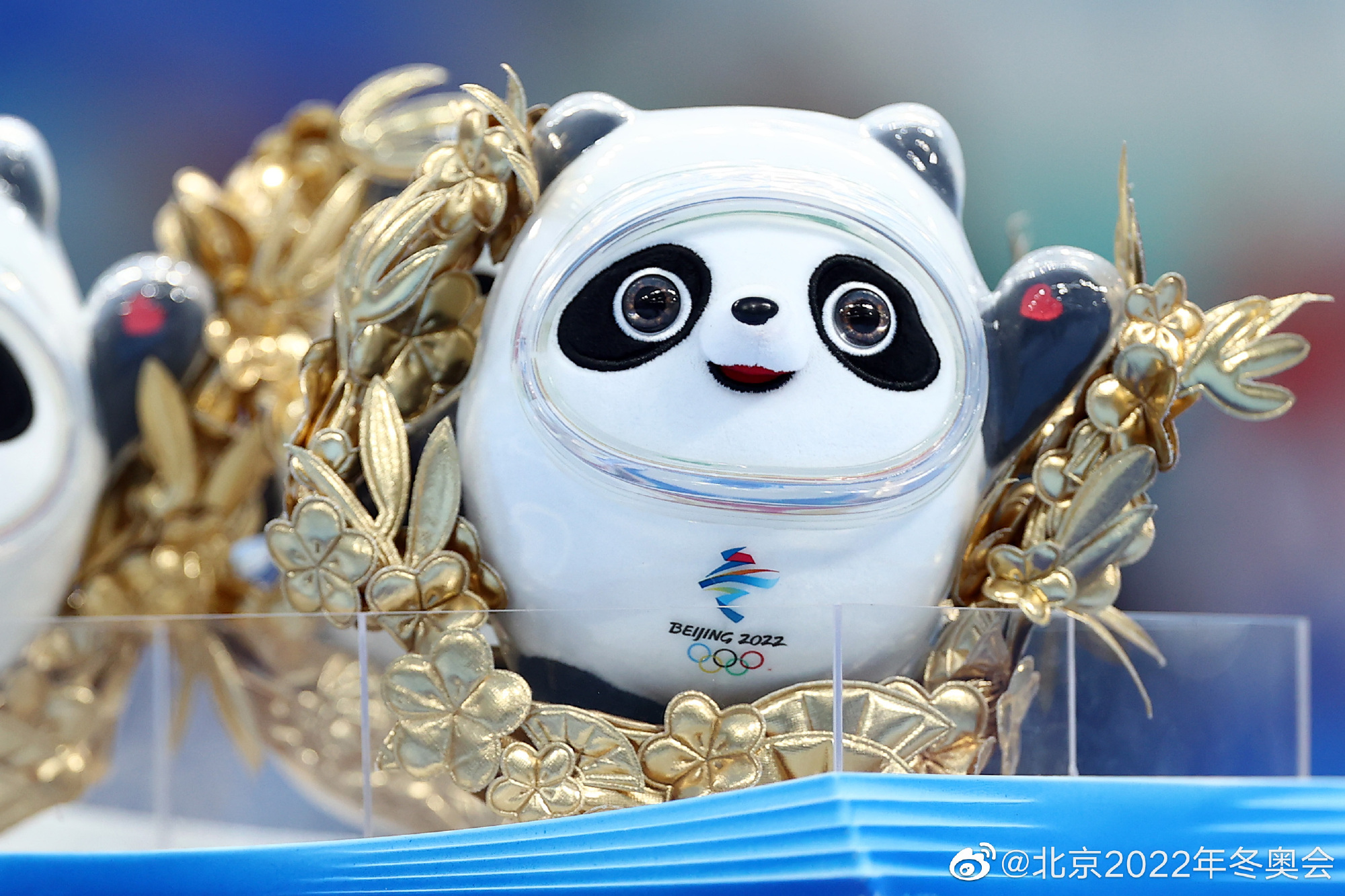 冰墩墩|真正的顶流!冰墩墩冲上亚马逊热卖榜第一名:工厂订单超过50万