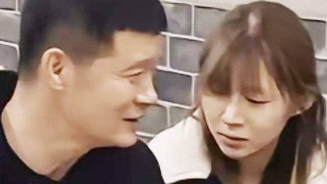 黄圣依|痞幼携男友与网红聚会！对方被曝49岁身家百亿，曾邀黄圣依做代言