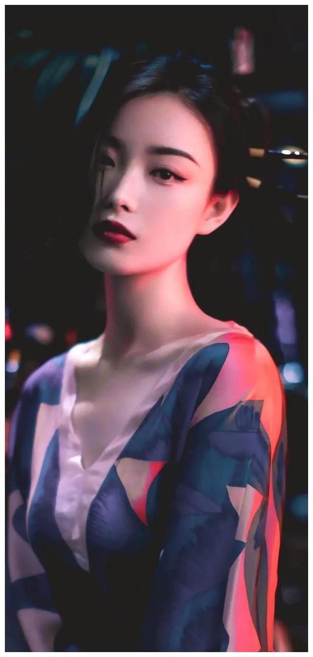 倪妮|倪妮:这脸蛋,这身材比例,这气质气场,她一出现真想要低调都难