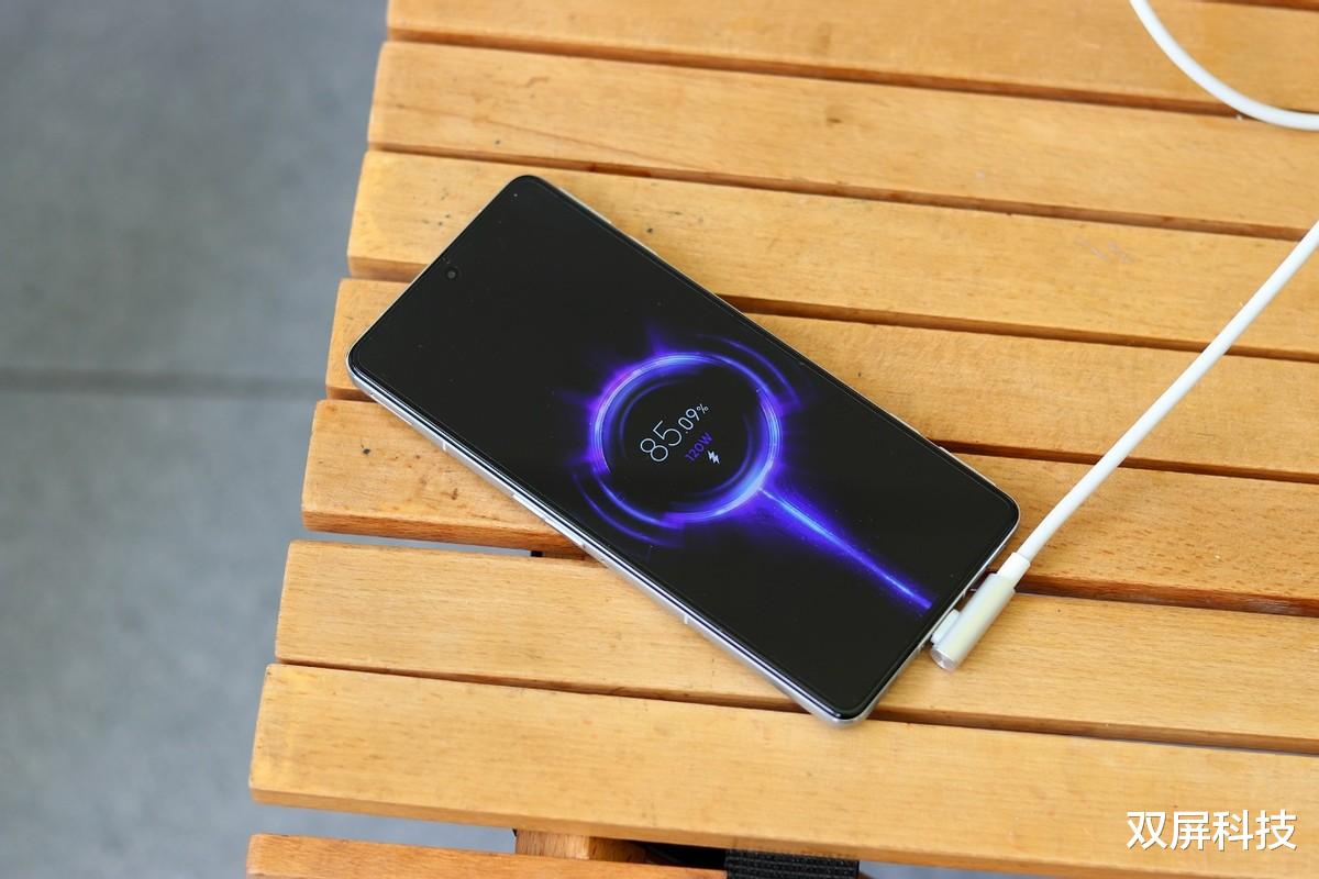 卢伟冰|天玑双旗舰加持，卢伟冰彻底爆发了，K50电竞版还值得吗？