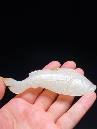 和田玉籽料|清中期 和田玉籽料 白玉 吉庆有余 鱼形 诗文珮