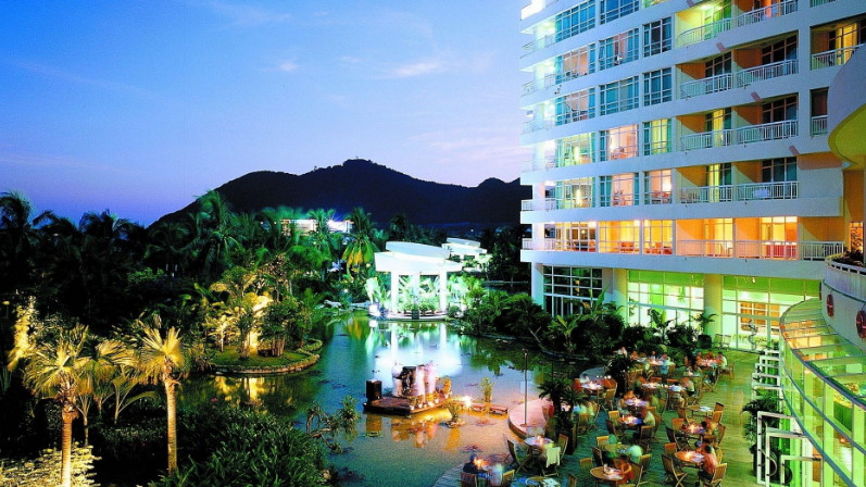 自驾|一座百花齐放的旅游城市，位于海南省，人们不用再为住宿问题发愁