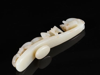 和田玉籽料|回流【和田玉籽料 龙勾 雕件】