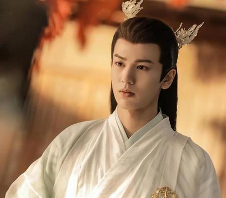 张凌赫|7位笑起来颜值反差大的明星：张凌赫褶子多、王俊凯露牙龈