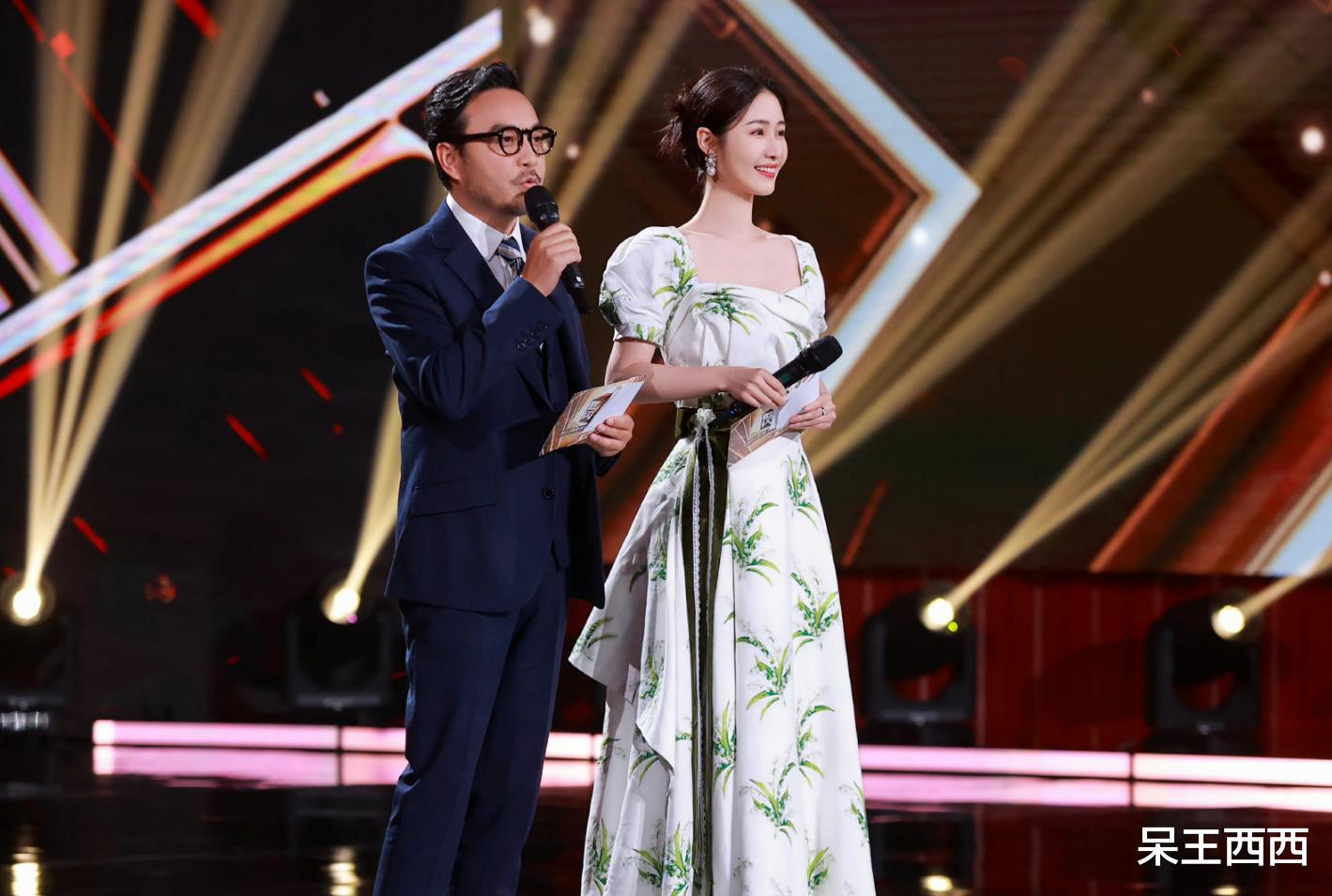 主持人|湖南台两大门面被弃用,新面孔被安排主持晚会,主持表现不被看好