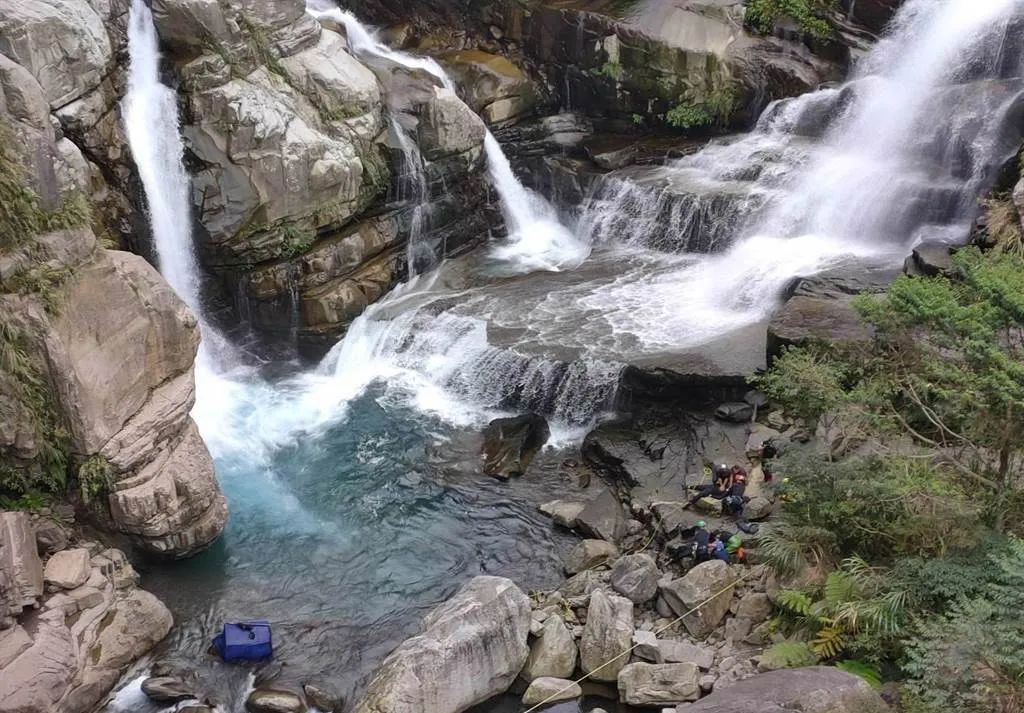 千古玦尘2|知名摄影师黄伯雄和片场助理拍摄中，因意外坠亡