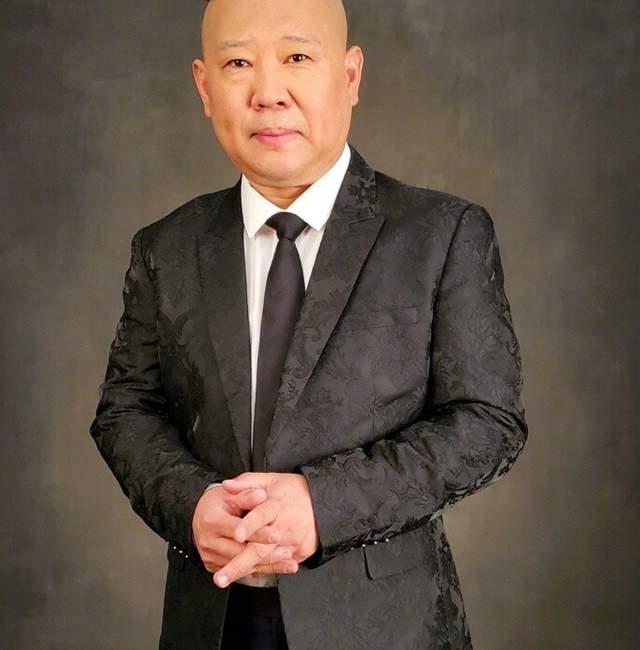 姜昆|春晚相声方言引争议，姜昆本尊回复，称艺术要结合生活不能光逗乐