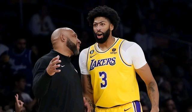 NBA一夜6大交易动态:奥尼尔怒忒恩比德莫兰特嘲讽库里二流球星