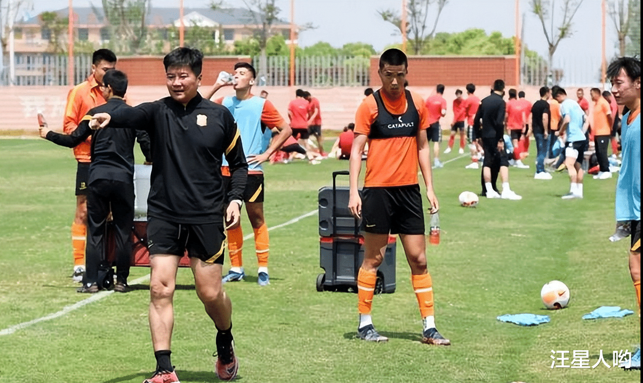 |0-2！武汉长江持续低迷，新援发挥一般，球队“心气儿”不高