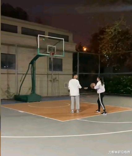 女孩 女生被男友喂胖到66.6千克又被拉去减肥效果惊人，网友：怎么做到