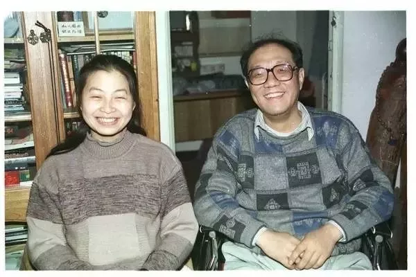 史铁生:三次自杀后,他却活成了所有人的救赎之神!
