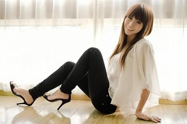 杨幂|马诺:我自己就有宝马,不需要别人的豪车来界定我的爱情