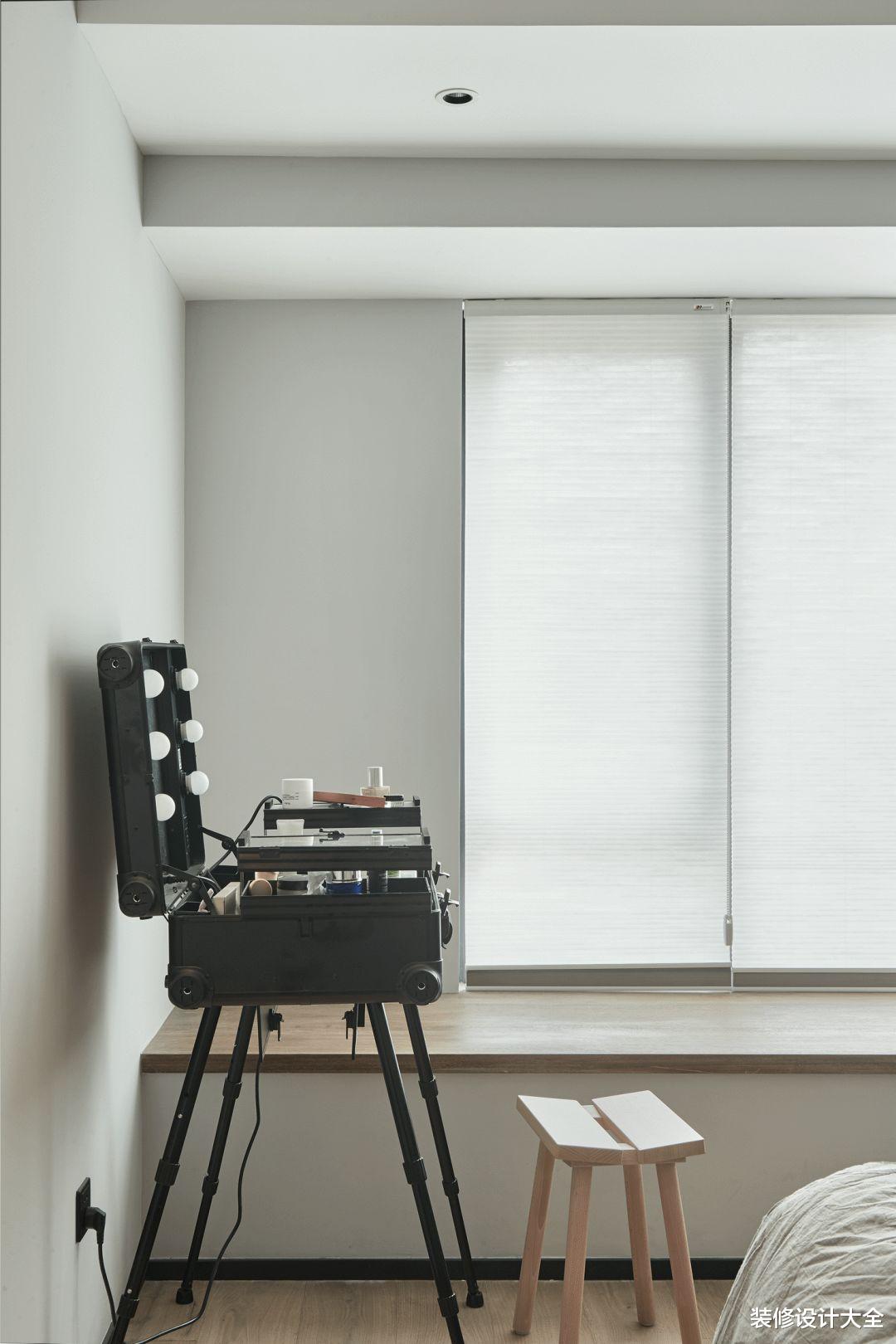 89㎡个性混搭工业风小户型，“破旧的”电视背景墙，很帅气！