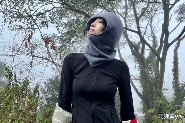 白梦妍|女星王紫璇晒素颜健身照！穿内衣露一截腹肌，小腿跟手臂一样细