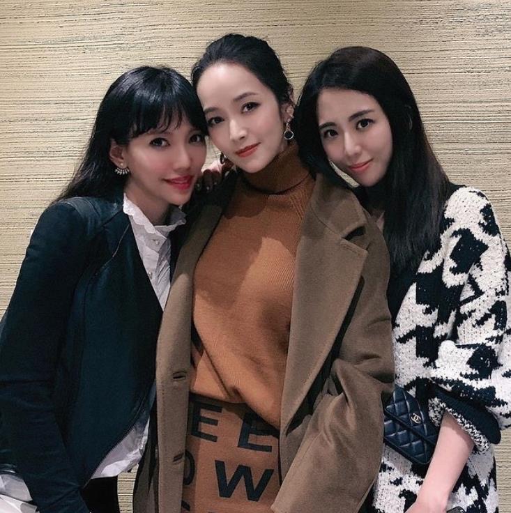 杨幂|被喊话远离李靓蕾的侯佩岑，又一次“卡点”发文，用行动力挺闺蜜