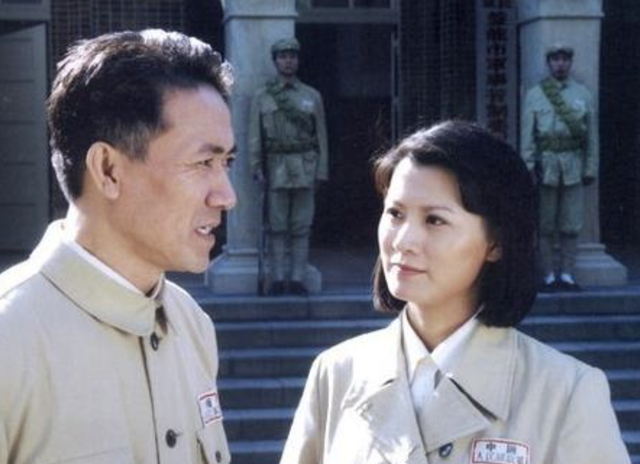 李幼斌|10位“抛妻弃子”男星:逼死前妻,有钱就换女人,一个比一个绝情