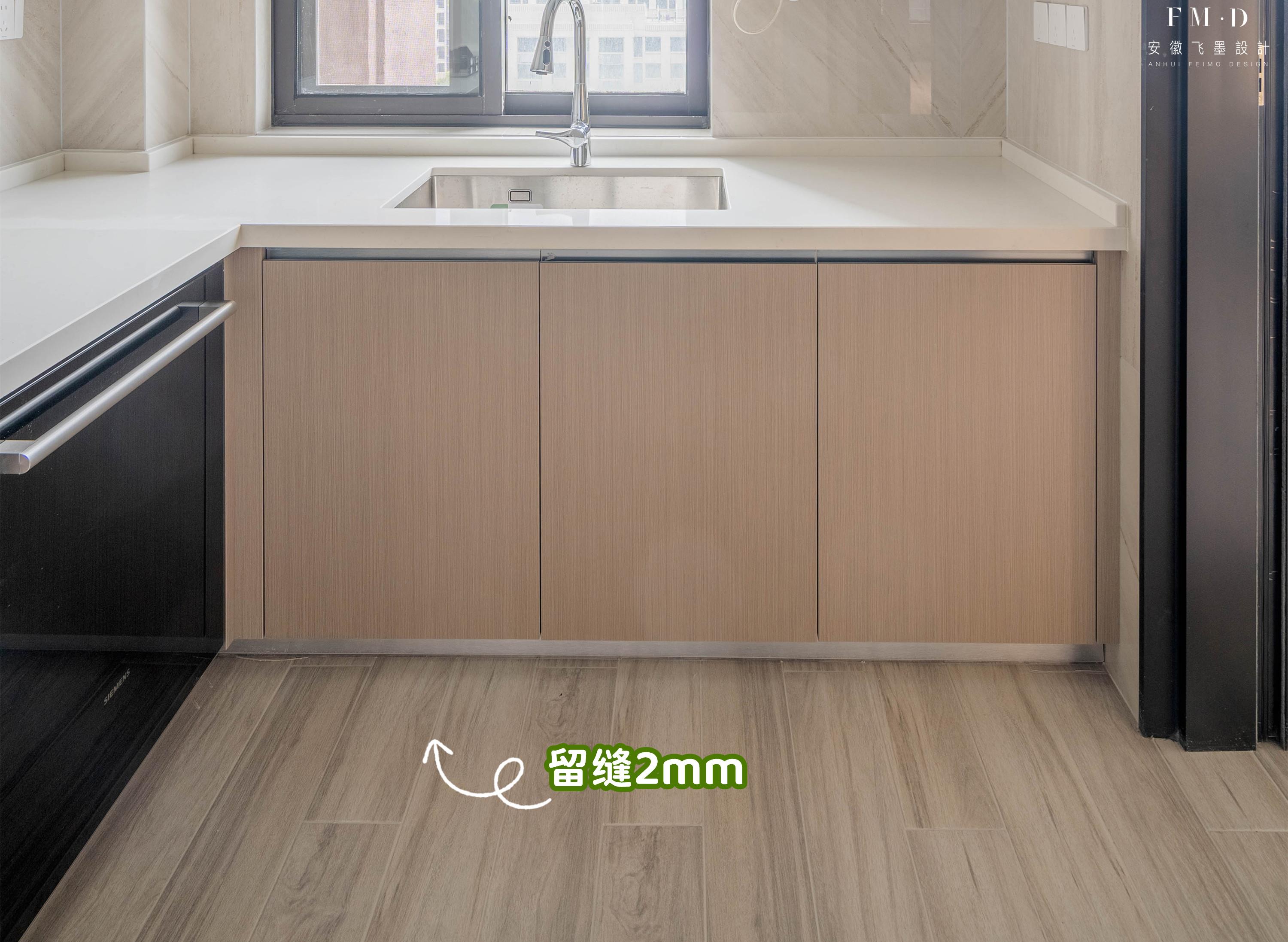 木纹砖不是智商税，“369拼贴”铺在厨房，来过家里的人都说好看