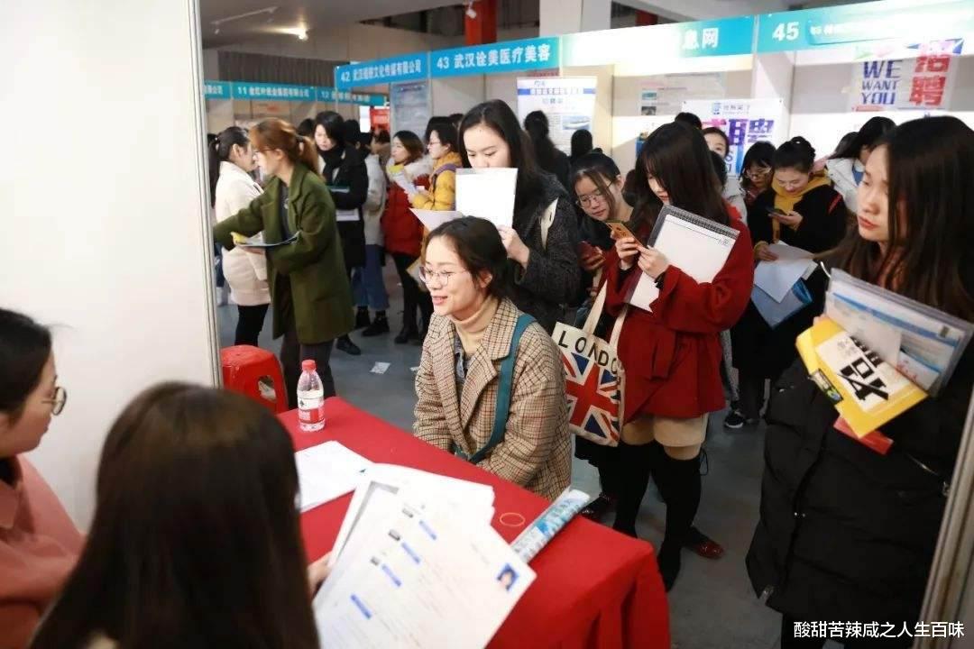 小爱|相恋五年的女友，分手只用了一天，遇上的却是五百块租豪车的假富豪