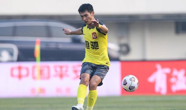 泰山队|为防止某队孙总截胡泰山队使出大招：五年长约签下原恒大国脚