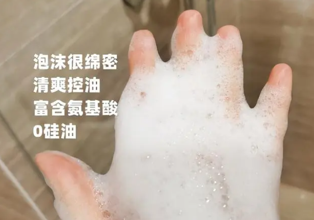 洗发水 别只用“沙宣、海飞丝”了，试试这款国货洗发水，头发细腻又顺滑