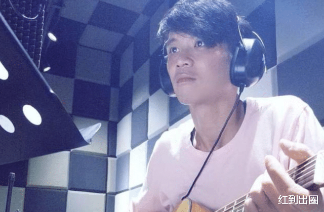 |再传噩耗！歌手叶胜钦因癌症去世，享年42岁，最后一次露面精神好