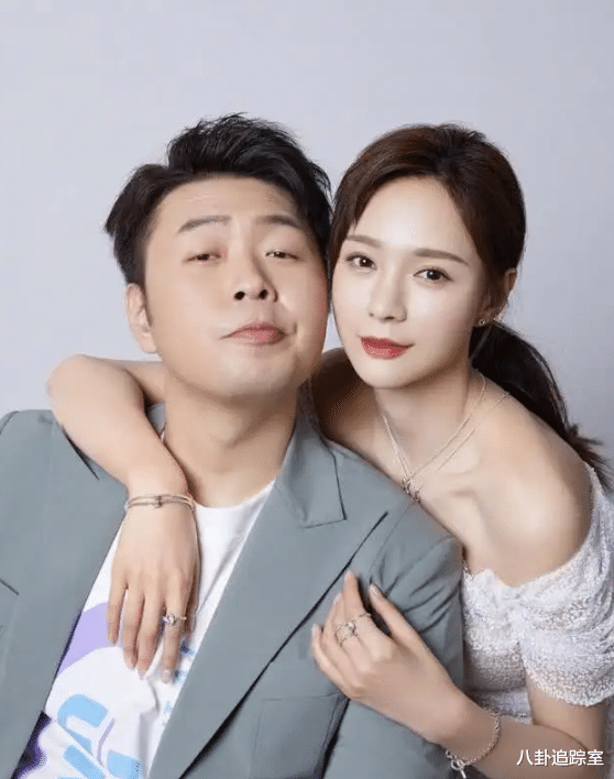 Angelababy|沈梦辰带父母打卡圣地，未见杜海涛踪影，左手婚戒已取下被劝离婚