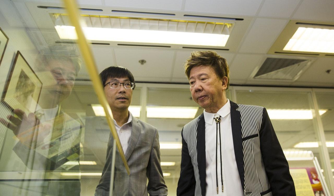 尹光|富二代20岁偷渡来港，因烂赌输掉一层楼，72岁的他曾因周星驰爆红