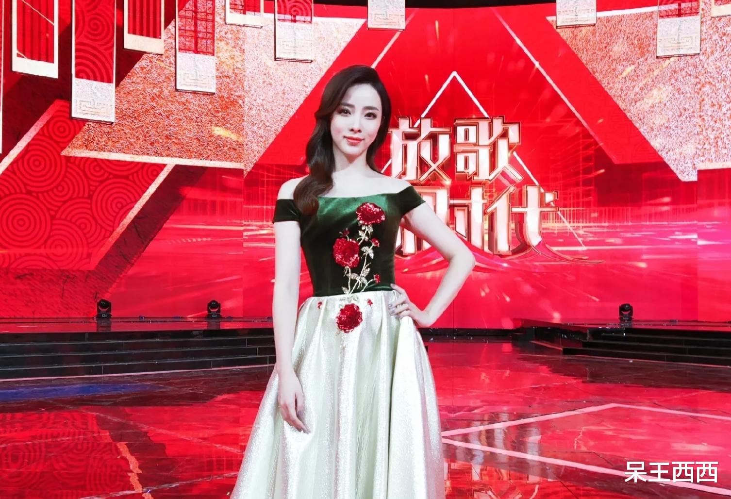 李思思|央视主持人李思思竞争力下滑，跨年外出旅游，主持春晚可能性很低