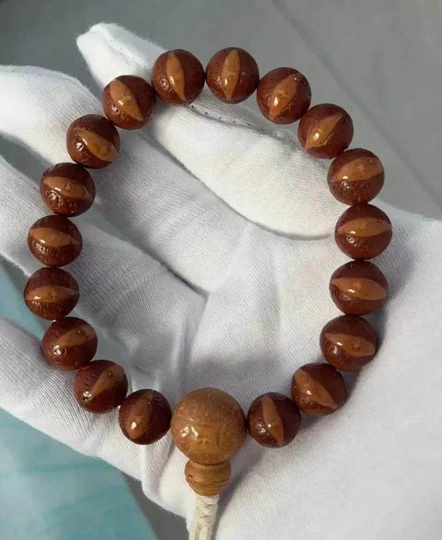 文玩|越盘越花的7种文玩,如何预防和补救?