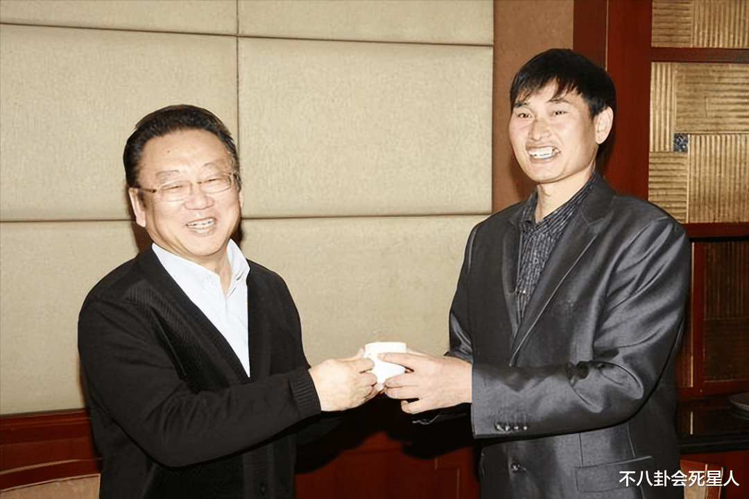 朱之文|53岁的朱之文,吃了“没文化”的亏