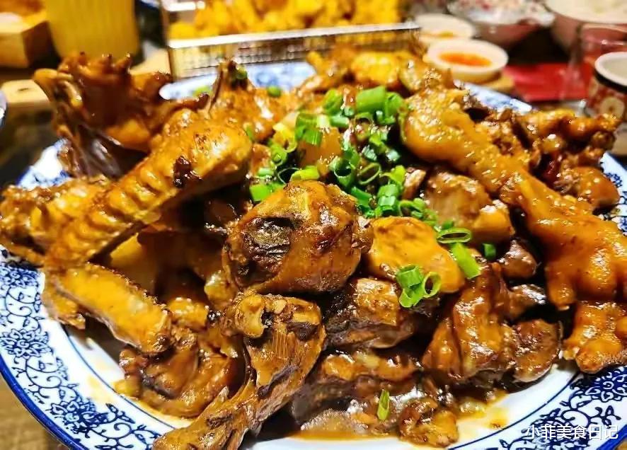 风靡东北的“五大怪菜”，为何走不出东三省，外地人：真下不去嘴