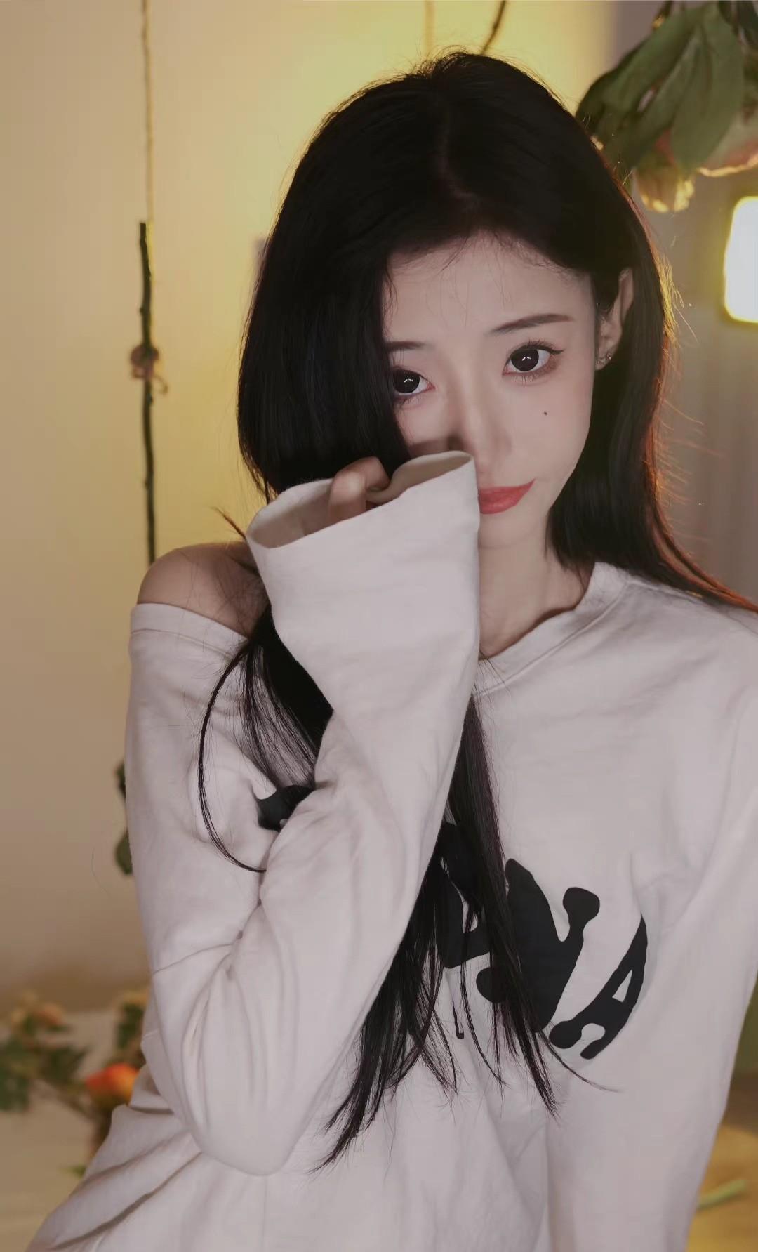 都美竹|都美竹遭爆料：花钱找男模，灌醉他人拉去厕所