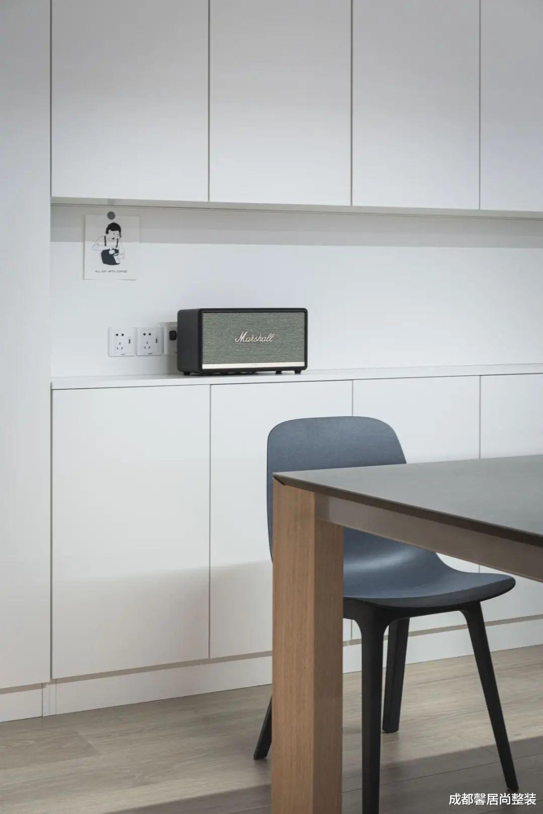 港式风情演绎现代轻奢,新奇与时尚