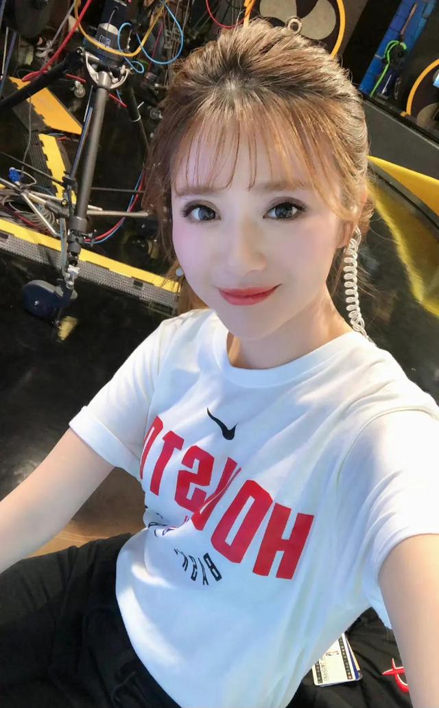 |谈起腾讯NBA女主播，就不得不提起小姨妈的大名了，你更喜欢谁？