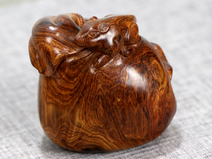 越南黄花梨|越南黄花梨手把件代代有钱