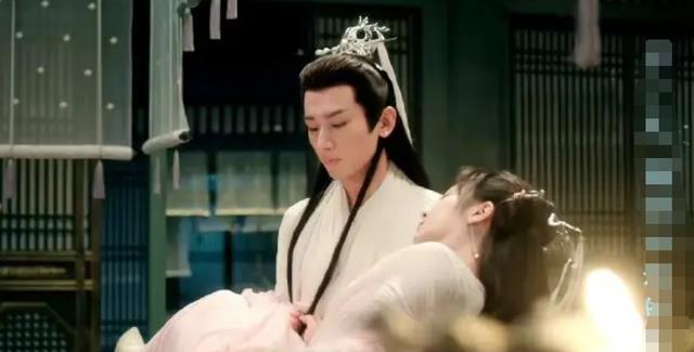 公主抱|男星们的公主抱:任嘉伦甜蜜,林更新吃力,王一博上头