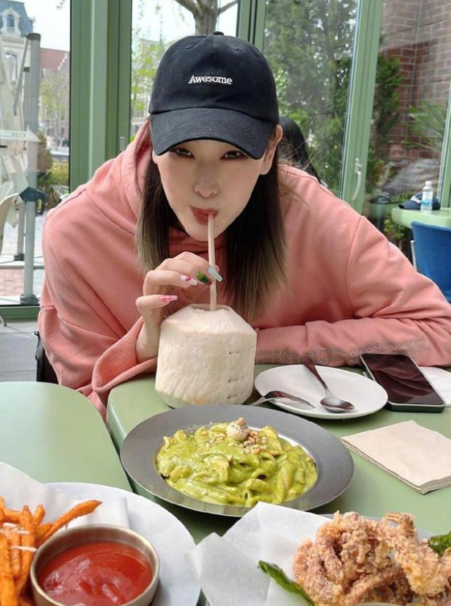 王一梅|女排老将王一梅恋情曝光，妆容精致美出新高度，晒男友视角照
