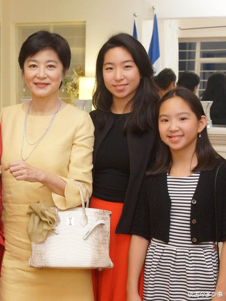 闫妮|完美避开父母高颜值基因,这6位明星的二代,个个长相一言难尽