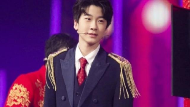 张亮|张亮儿子天天否认关注网红，晒托福高分成绩单，被猜将出国留学