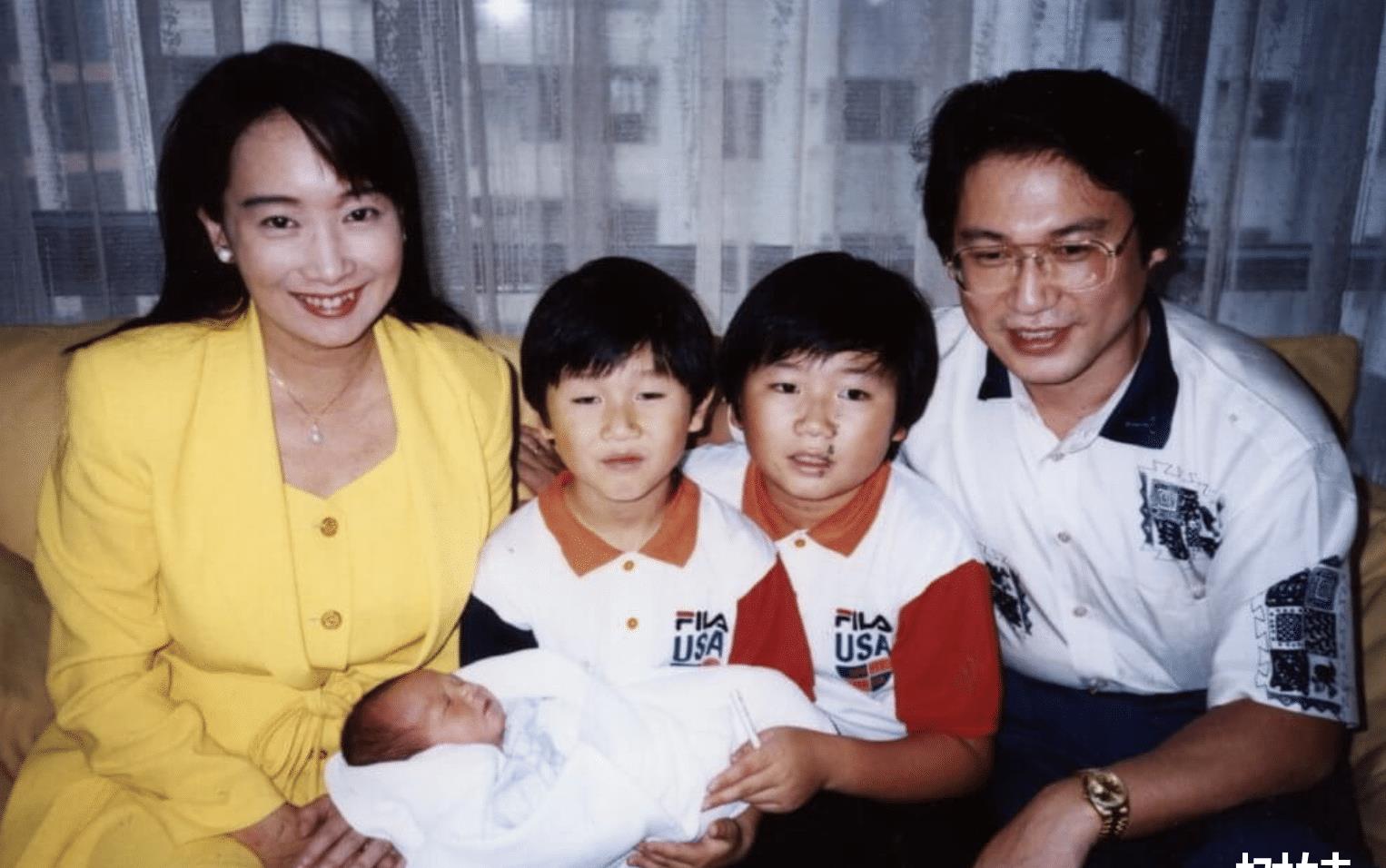 陈美龄|66岁香港歌手发文悼念安倍晋三，直言沉痛愤怒，称彼此是多年好友